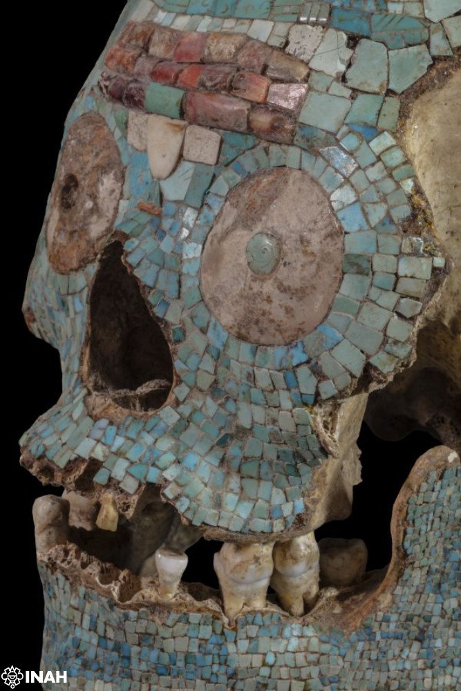 INAHmx's tweet photo. #ÚLTIMAHORA 🚨 Bajo resguardo del INAH, el cráneo prehispánico con mosaico de turquesa, repatriado desde Países Bajos

La Subdirección de Registro de Monumentos Arqueológicos Muebles ha realizado su inscripción pública, inventario y registro

Entérate: https://t.co/JmyRJvP8pp https://t.co/oafuFl0MJi