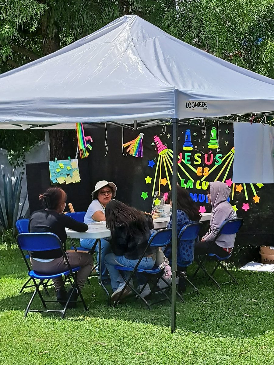 ConnecTreeOrg's tweet photo. 🌟 Day One of VBS in Mexico City is in the books! 🇲🇽

30 kiddos and their moms showed up for Bible teaching, a meal, crafts, games, and lots of fun. Most importantly, they had the opportunity to hear about Jesus, the Light of the World! ✨

https://t.co/1qwbGT7zWx https://t.co/mVtPpK0UFI