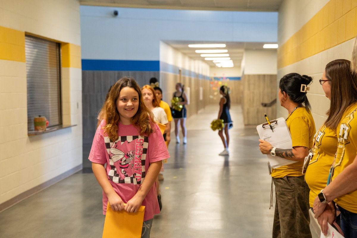 CleburneISD's tweet photo. Our newest Jackets are getting ready to take on 5th grade! 🐝
Smith Jacket Camp is welcoming incoming 5th graders as they get to know their new school, meet new friends, and get ready for an exciting year ahead. #GreatnessEverywhereCleburneISD https://t.co/NulW7uJlDY