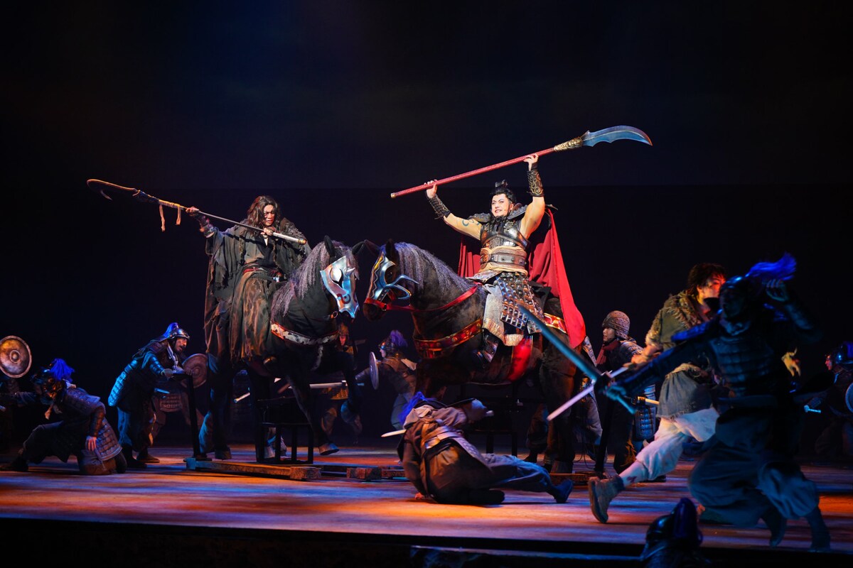 stage_natalie's tweet photo. 三浦宏規・高野洸・山口祐一郎ら出演、舞台「キングダムⅡ-継承-」が開幕（舞台写真あり）
https://t.co/VNBN59xF9B

#舞台キングダム2 https://t.co/IofXSjCa0n