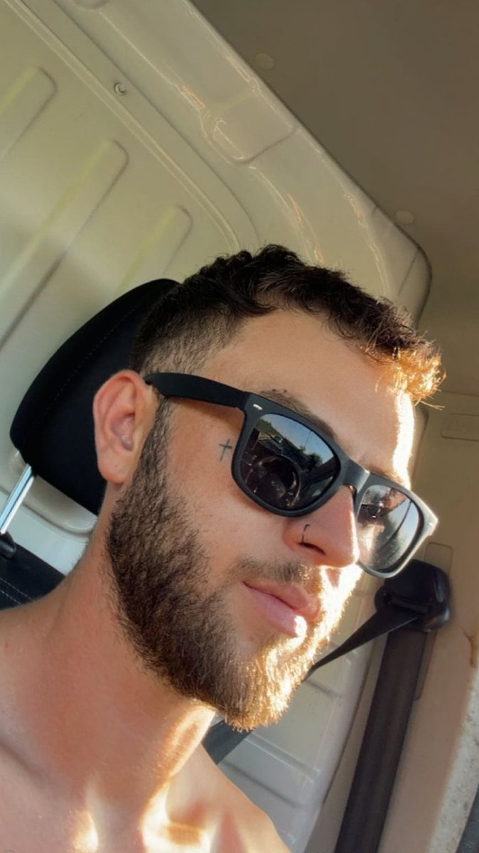 itssJD1's tweet photo. We loving summer this year..   even through days of working and delivering parcels,  the weather always brings a smile:)) even though I don't show it... 🤐 #onlyfans #malecreator https://t.co/lGAKpWEAVm