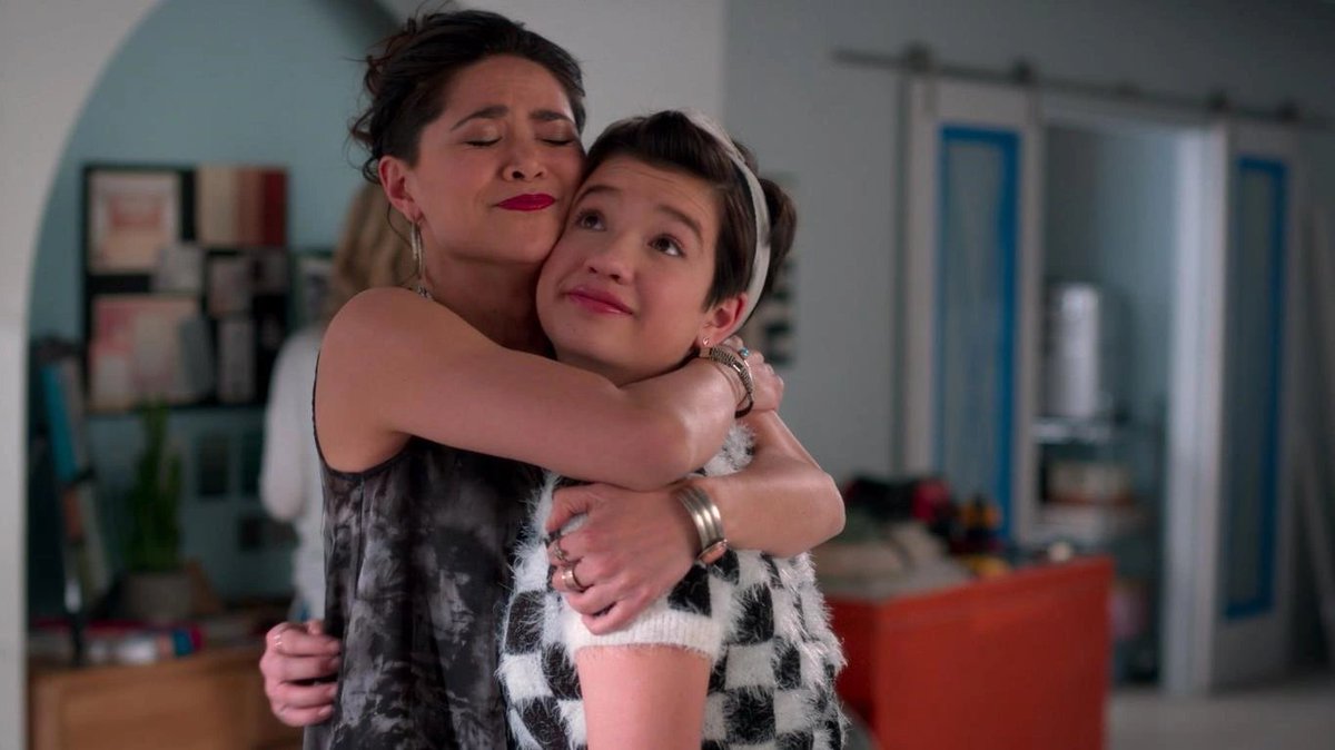 Disney_Wiki's tweet photo. Today marks the 8th anniversary of the #AndiMack episode, "We're on Cloud Ten", written by Elena Song & Suzanne Weber and directed by David Kendall.
Andi learns some sad news while on her first date with Jonah; Bex and Celia prepare for the grand opening of their business. https://t.co/UBqI2WBQpk