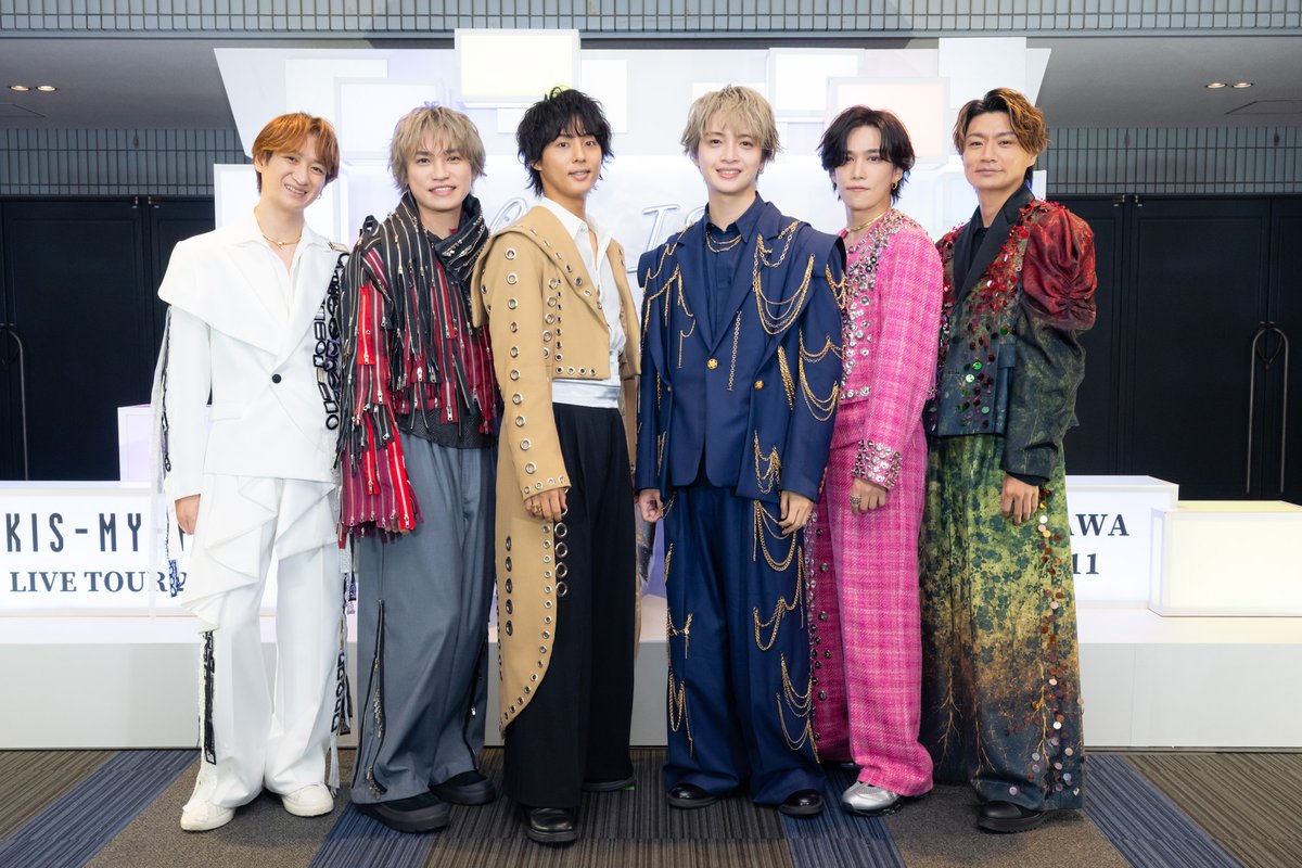 modelpress's tweet photo. 【Kis-My-Ft2「fan IS ･･････」囲み取材🛼】

▫️ツアータイトルに込めた思い
▫️“よく迷子になっている”メンバー
▫️グループ独自のルール

✍🏼ほぼ全文
https://t.co/by1rv1LxMQ

10分〜15分前とかになると、もうみんな集まり出すんです。マネージャーさんが来る前に。すると、マネージャーさんから「5分前より先に来たらタクシーで行ってください」って。遅刻してないのに、タクシーで現場に行くっていう。なので、みんな携帯持って、扉の前で5分になった瞬間にバン！って開けて「おはよう！」って。