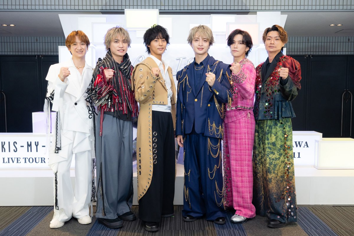 modelpress's tweet photo. 【Kis-My-Ft2「fan IS ･･････」囲み取材🛼】

▫️ツアータイトルに込めた思い
▫️“よく迷子になっている”メンバー
▫️グループ独自のルール

✍🏼ほぼ全文
https://t.co/by1rv1LxMQ

10分〜15分前とかになると、もうみんな集まり出すんです。マネージャーさんが来る前に。すると、マネージャーさんから「5分前より先に来たらタクシーで行ってください」って。遅刻してないのに、タクシーで現場に行くっていう。なので、みんな携帯持って、扉の前で5分になった瞬間にバン！って開けて「おはよう！」って。