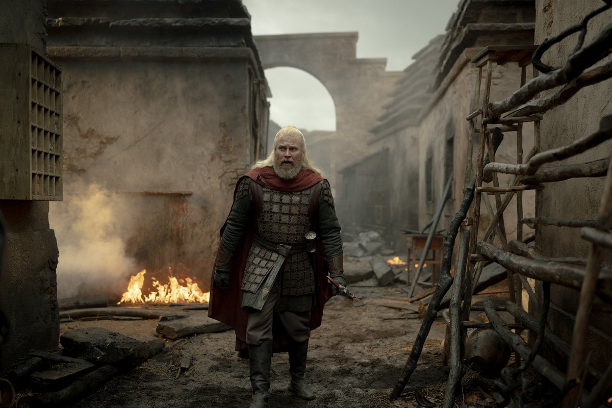 King_Maegor's tweet photo. Hugh el Martillo en las imágenes promocionales del episodio 8 de La Casa del Dragón. https://t.co/eqqyxXCsjr