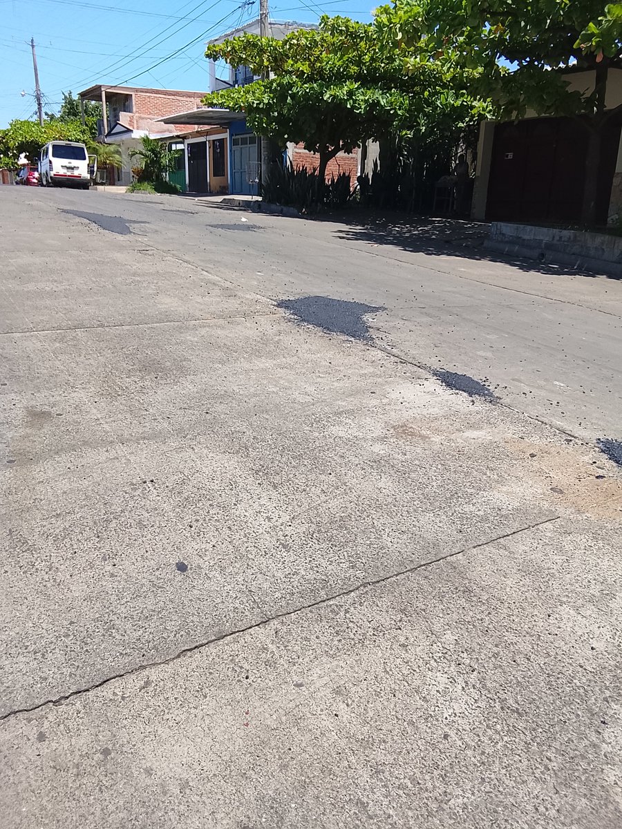 El_krespo_'s tweet photo. El correo del pueblo es el próximo sábado, se siente y se nota, el alcalde manda hacer sus obras... https://t.co/NXXOPNVJo0