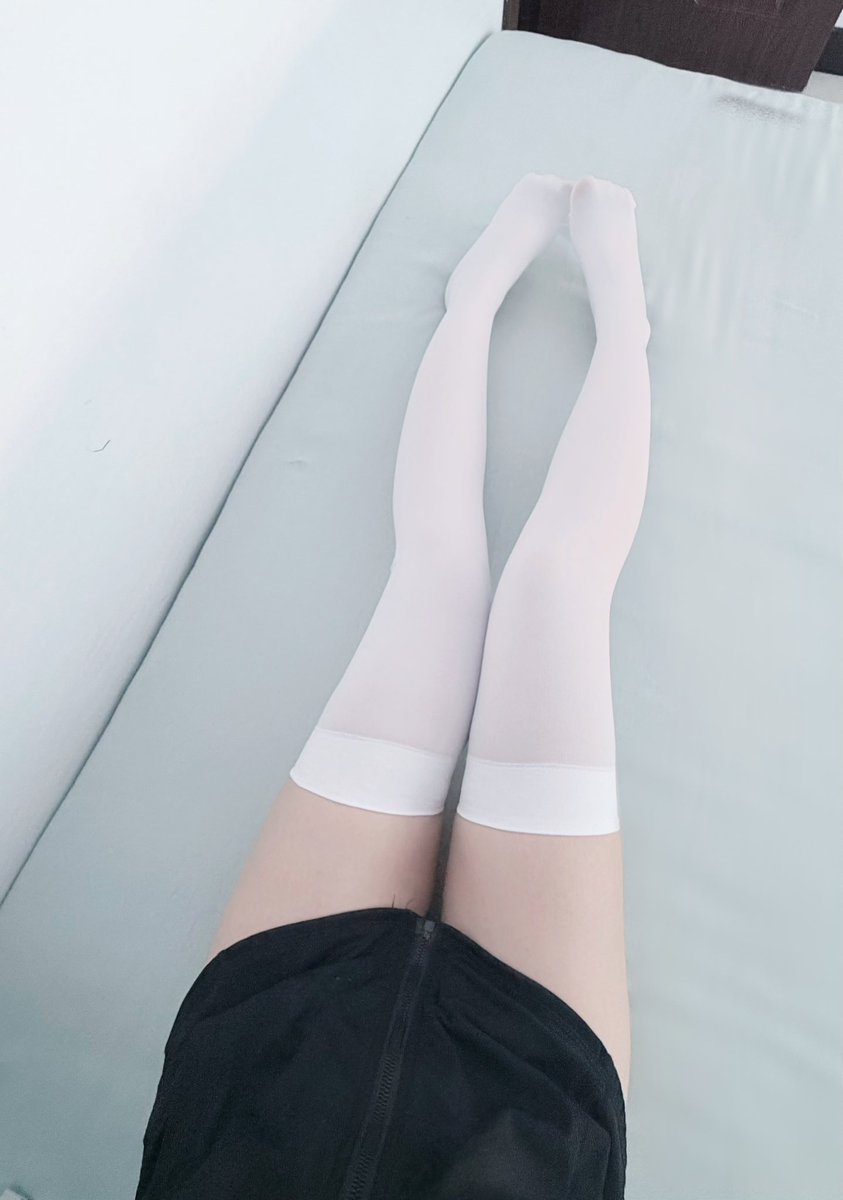 Ra1nsAtNight's tweet photo. 🤍…
#白丝 #女高 #肉腿 https://t.co/ccOQ05UcSW
