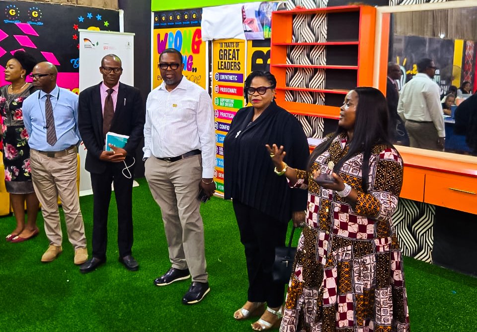 MCDE1416872's tweet photo. MINISTRY OF COMMUNICATION AND DIGITAL ECONOMY, EDO STATE, EMBARKS ON A GUIDED TOUR OF GENIUS HUB FACILITIES, EXPLORES STRATEGIC PARTNERSHIP https://t.co/NYk0sP7PQ9