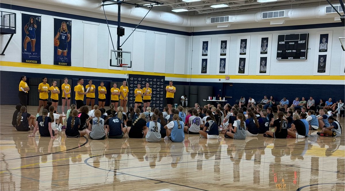 WammenMaci's tweet photo. Wrapped up my final elite camp of the summer this past weekend at Augustana University! Huge thank you to @CoachNateVogel and @AugustanaWBB coaching staff for putting on a fun camp and a great day of competition! 🏀🔥 https://t.co/4ZqqqAfboG