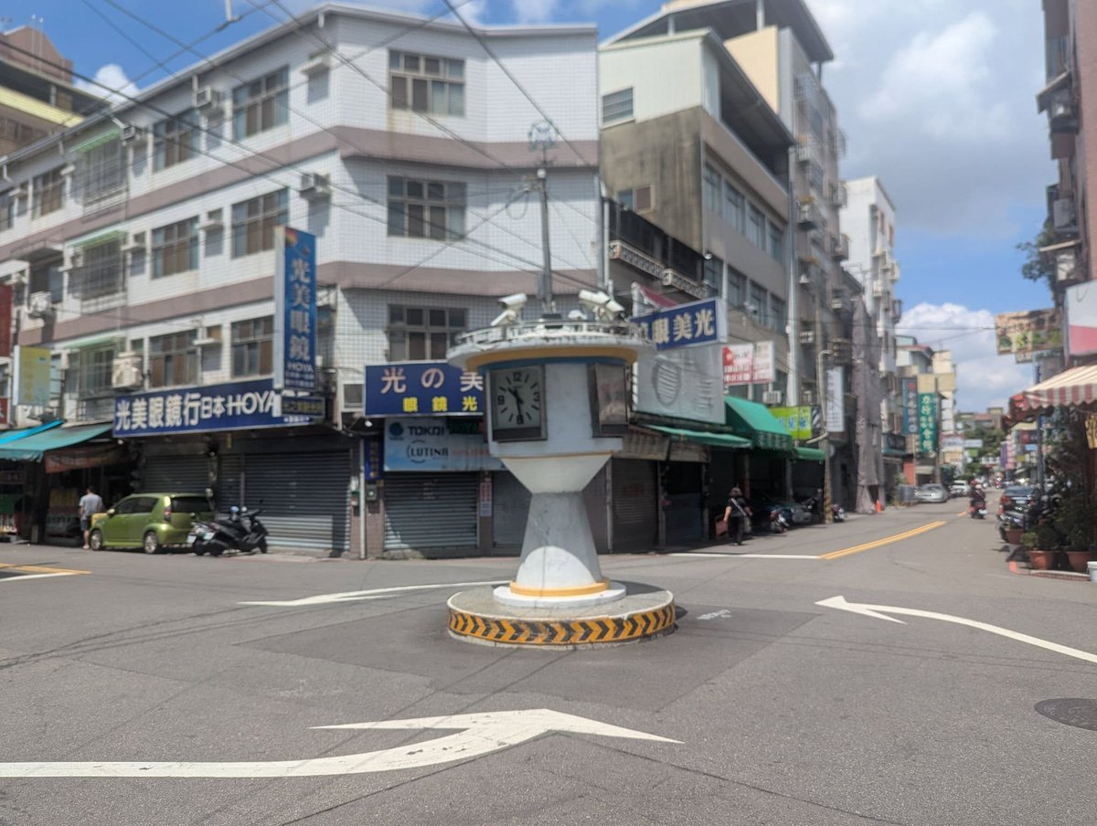Patt64530's tweet photo. 今天想去高美濕地看夕陽  一個人
有人說那裡的日落配風車很浪漫  我想去看看  用美景療癒自己
若是你也在台中  願意陪我一起看那片橘紅的天與海嗎？🌅
#台中力行路 #國小老師 https://t.co/gC4RhykGGg