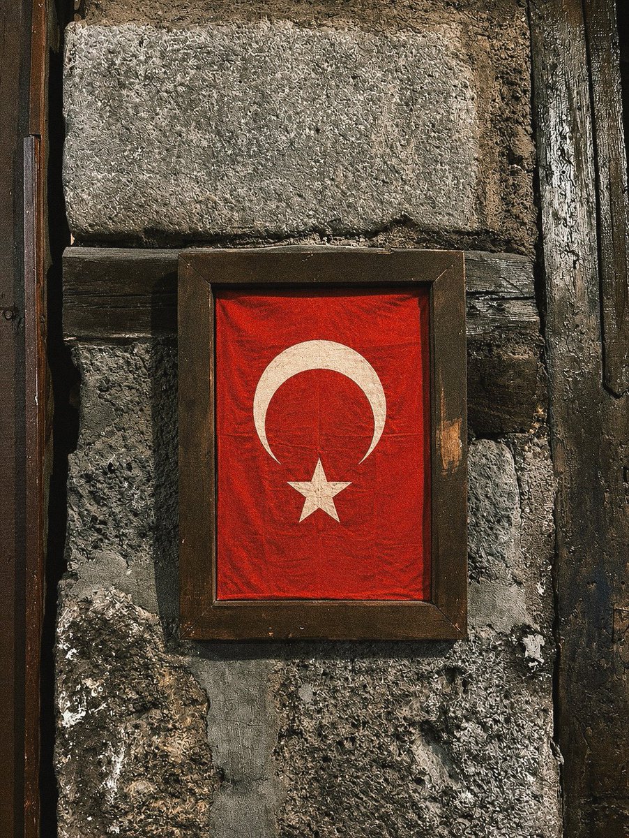 katarsis_1's tweet photo. “bir gönlün âh-u zâr ile dolmasının ne demek olduğunu gönlü rahat olanlar anlayamazdı..” https://t.co/Wre32ytrud