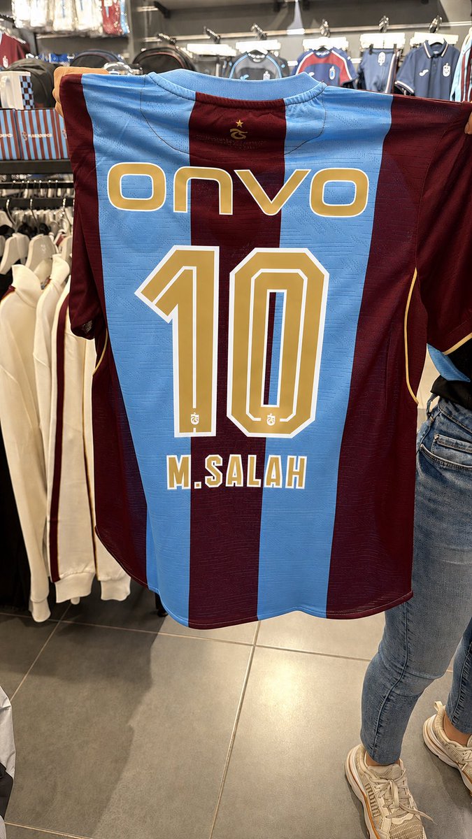 yinedets's tweet photo. @tsformalar Şöyle daha iyi olmadı mı ya https://t.co/6uJANaVqS4