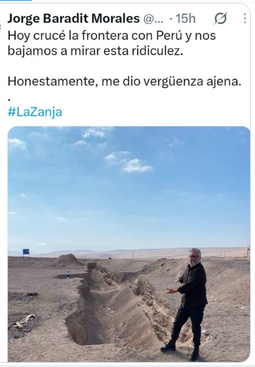 Iherreraa's tweet photo. Así es como miente la izquierda.  Esta es la zanja, según Baradit.

La zanja de Baradit                           La zanja real https://t.co/bzIWc0M8cM