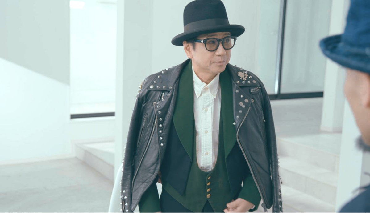 shorthopexx's tweet photo. 藤井フミヤ【YouTube「Short Hope」第2弾ゲスト】
フミヤさんに「えーこれ着んの？」と言われつつも
久々の革ジャン姿になってもらいました
Lewis Leathersのスタッズバリバリのライダースを
エレガントに着てました
  https://t.co/WMecBkmjKZ

 #藤井フミヤ  #チェッカーズ https://t.co/8RsGqcReMZ