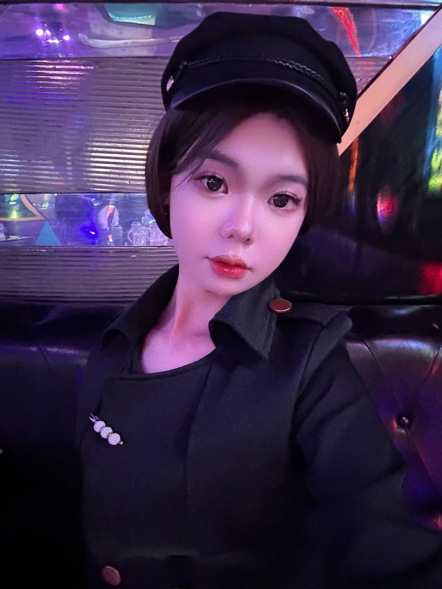 Kaly0r's tweet photo. Hhn nào răm ib fwb với chị nè https://t.co/OHoGwL4BXH