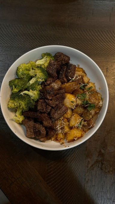 GentlemenxStyle's tweet photo. Take care of your body. It's the only place you're going to live. https://t.co/zCzrpaewbj