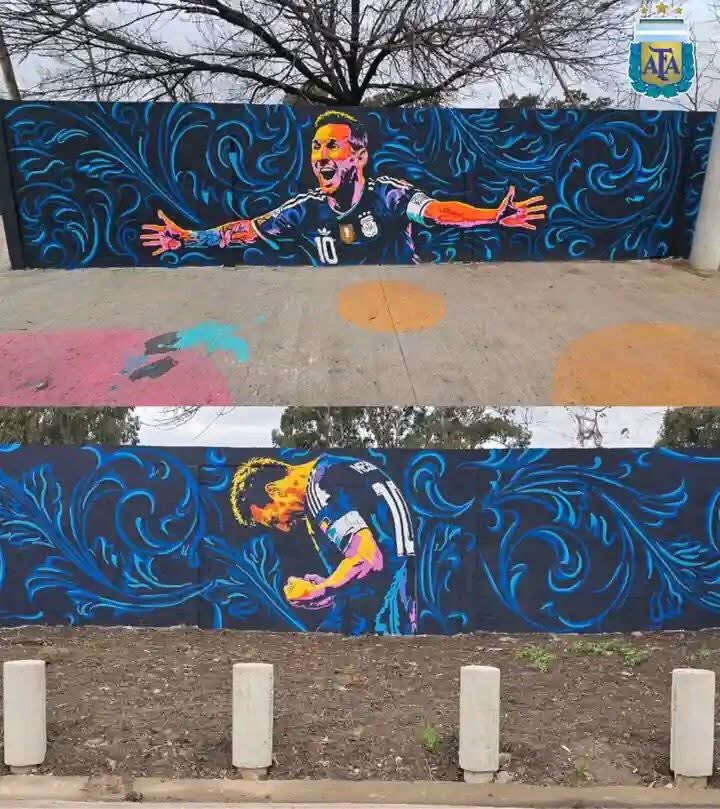 FANFOOTMESSI's tweet photo. 🚨𝗡𝗢𝗨𝗩𝗘𝗔𝗨𝗫 𝗠𝗨𝗥𝗔𝗟𝗘𝗦 𝗗𝗘 𝗟𝗘𝗢 𝗠𝗘𝗦𝗦𝗜 À 𝗥𝗢𝗦𝗔𝗥𝗜𝗢 !

Rosario continue de rendre hommage à l’un de ses fils les plus célèbres ! 🇦🇷✨

De nouveaux magnifiques fresques murales de Leo Messi ont fait leur apparition à la Plaza de Bolsillo de La República y Colombres, dans sa ville natale de Rosario. 🎨🐐

Une nouvelle preuve de l’amour immense que les habitants de Rosario portent à leur légende. ❤️