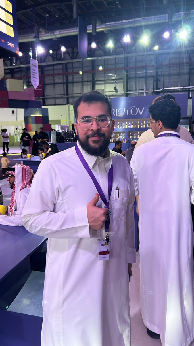 b7m001's tweet photo. عندكم اي اسالة ؟ https://t.co/LHFqKTcSMw