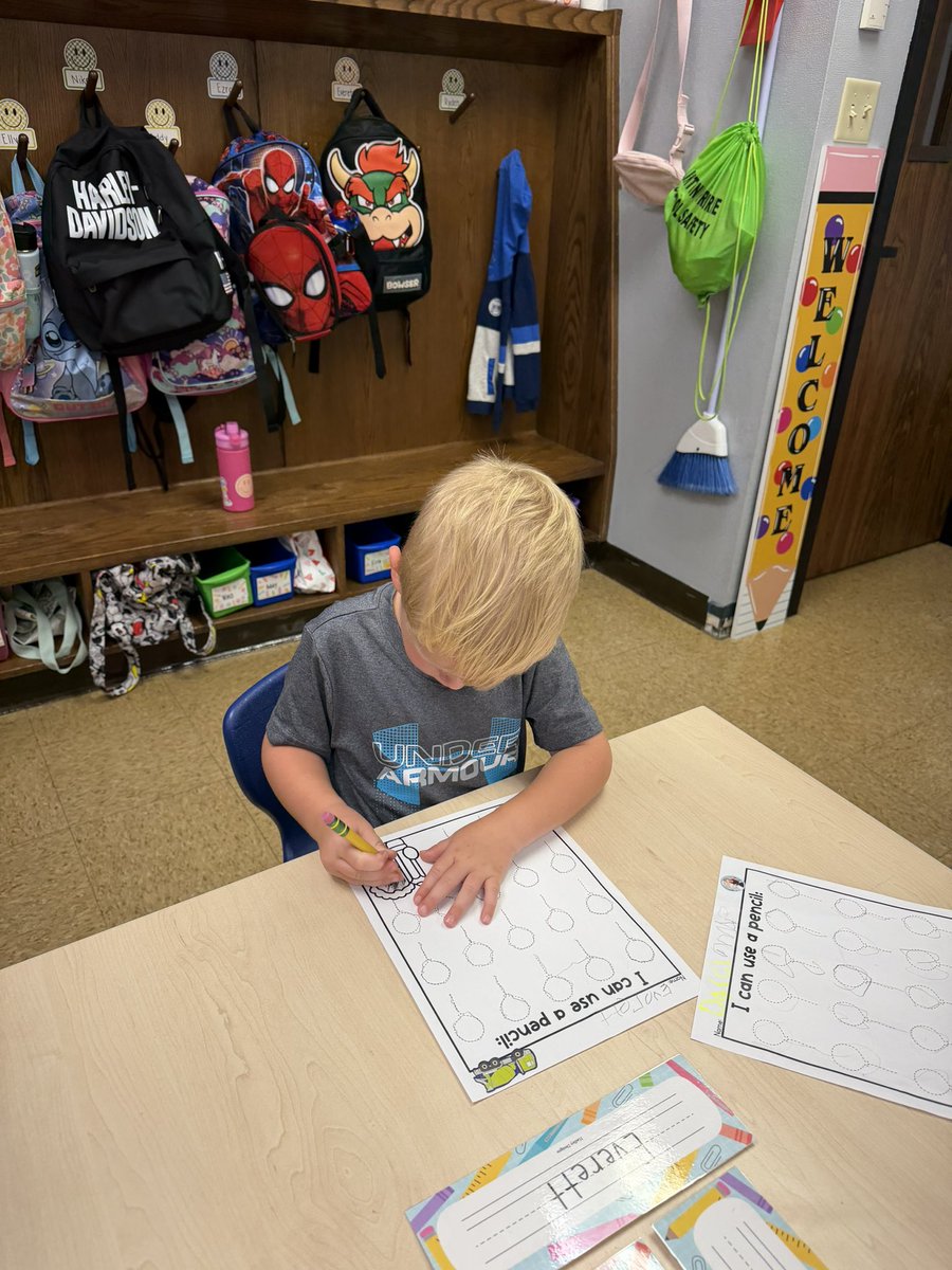 CPGophersPreK's tweet photo. This week we are learning how to use our school supplies the correct way. Today we practiced using our pencil the correct way! ✏️ https://t.co/Oc8h3tdqDS
