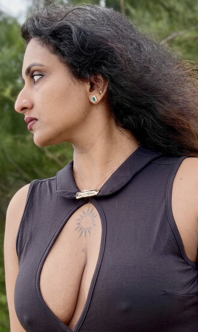 SinfulFramesUHD's tweet photo. Dr aunty🥵�� look at her pokies😋😋 https://t.co/evUQTsH4kB