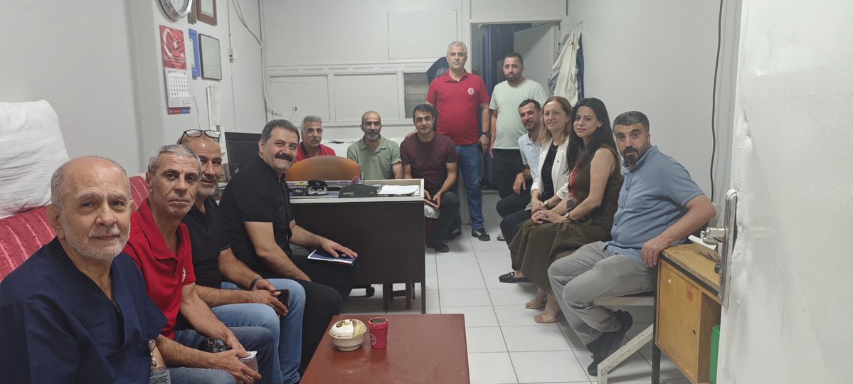 ArzuCerkezoglu's tweet photo. Bugün Diyarbakır Dicle Üniversitesi Hastanesi’nde üyelerimizle bir araya geldik.
Sağlık işçisi hakkını alacak! https://t.co/7YP3Q6IRED