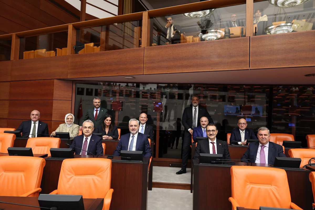 suleymansoylu's tweet photo. Gazi Meclisimizde Milli Dayanışma ve Toplumsal Bütünleşmenin Güçlendirilmesine dair “Terörsüz Türkiye” Çerçeve Kanun Teklifi kabul edilerek kanunlaştı. 

Ülkemize, milletimize, devletimize, kardeşliğimize, birliğimize ve beraberliğimize hayırlı olsun. https://t.co/HIkwGRsceI