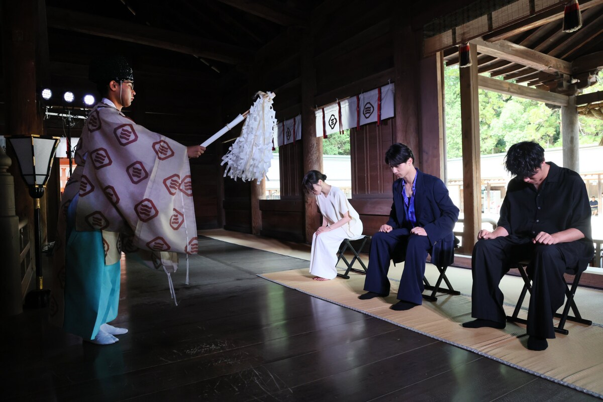 eiga_natalie's tweet photo. 横浜流星と広瀬すず「汝、星のごとく」撮影地の愛媛・今治を再訪、藤井道人とともにヒット祈願（新写真16枚）
https://t.co/pSvImoBVgX

#汝星のごとく https://t.co/CPrq8RUQiB
