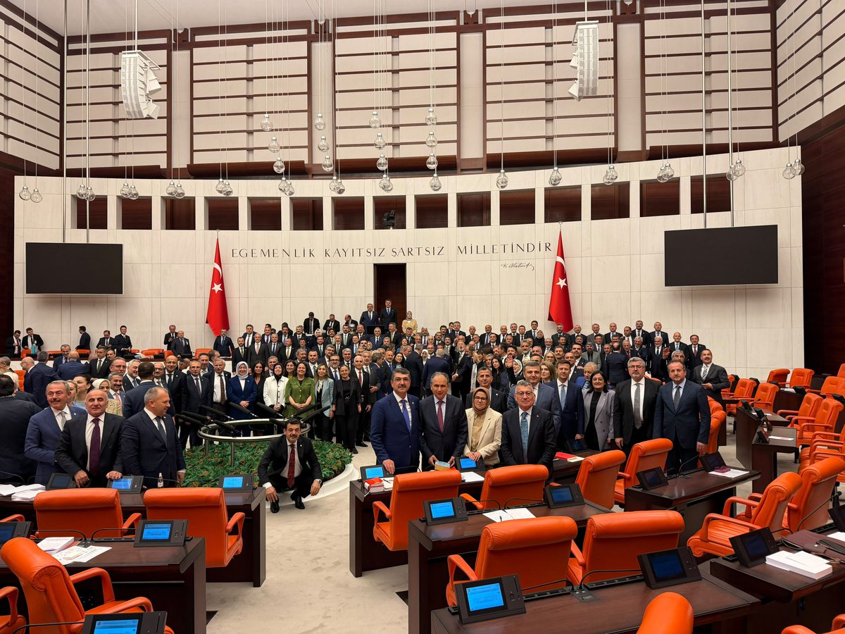 avademyildirim's tweet photo. 468 rekor oyla “Millî Dayanışma ve Toplumsal Bütünleşmenin Güçlendirilmesine Dair Kanun Teklifi” (Terörsüz TÜRKİYE) Gazi Meclisimizden geçti. Ülkemiz ve milletimiz için hayırlara vesile olsun.🇹🇷 https://t.co/sIYyfDJdDd
