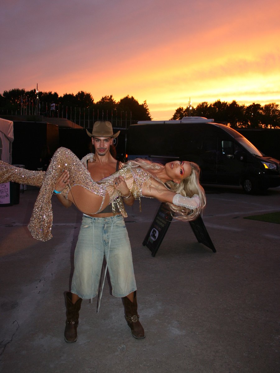 DragBasee tweet picture