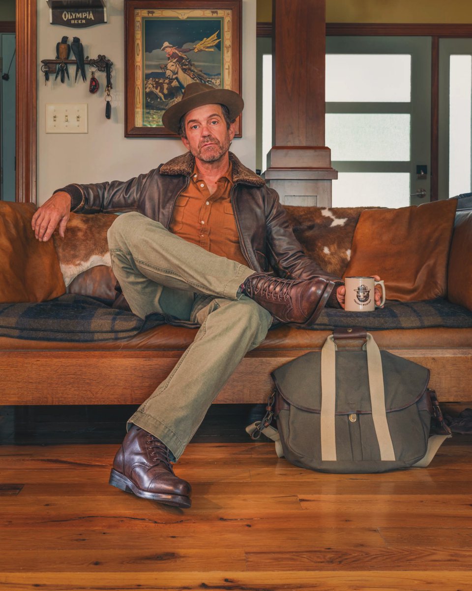 ThursdayBootCo's tweet photo. Who else is waiting for Jacket Season?
—————————————————————
🧥: Flight Jacket
🥾: Heritage Captain
•
•
•
#dailystyle #menswear #flightjacket #mensstyle #outfitinspiration https://t.co/zvFKcxKIqh