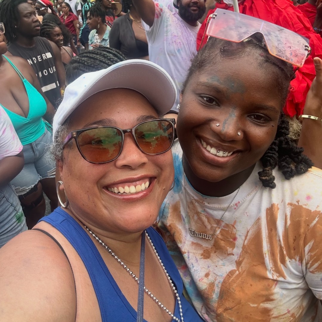 ThreadBaltimore's tweet photo. Want to experience Smalltimore for yourself? Volunteer with Thread! Thread Family members Tyna and Siobhan separately attended the Carnival festival in Druid Hill, only to find each other in the crowd for a joyous reunion. https://t.co/RubXrBWKtC