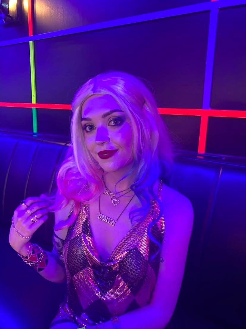 violetvexed's tweet photo. happy 10 years to suicide squad, I had to break harley out at comic con this weekend! https://t.co/hyAJxjNCyG