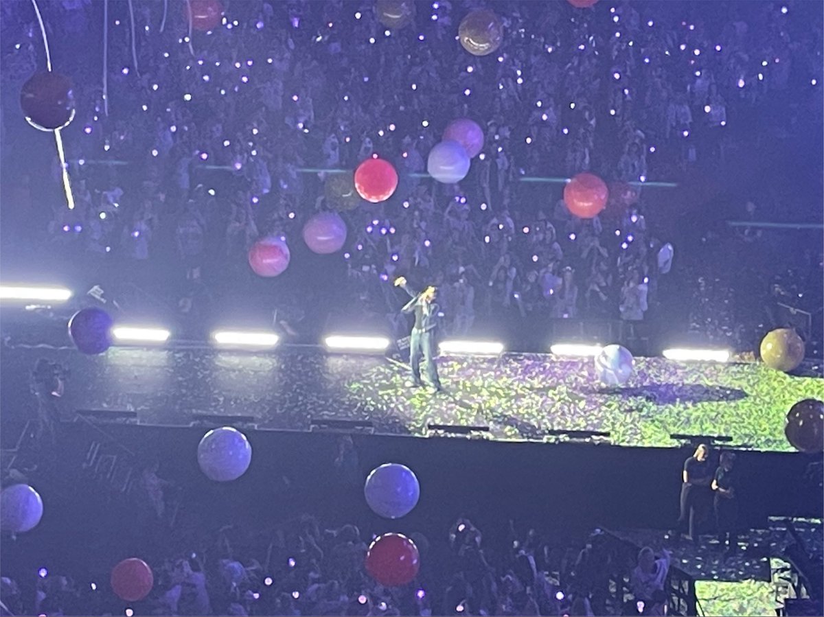 lenkaOT7's tweet photo. Can‘t believe it’s already been a year!! Had such a great time in #Hamsterdam #Jin_TOUR_EU https://t.co/6imiZkDzwq