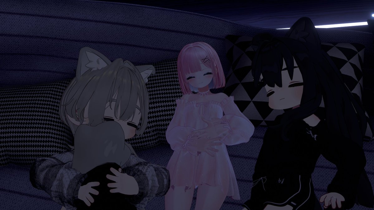 tori_tk38's tweet photo. 今日はフレンドさんのとこ遊び歩いてました！
てんちるちゃんバチくそ可愛かったですまる！！！
おやすみなさい https://t.co/0wCpU6WZOT