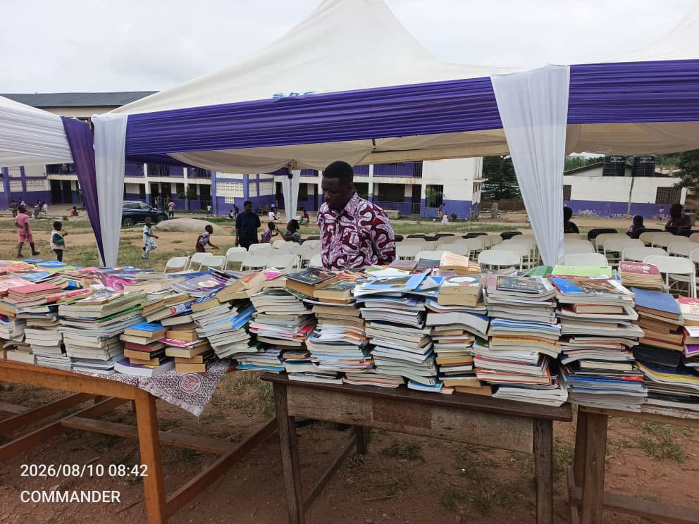sonofjacob98's tweet photo. More pictures from Hon Frank Annoh-Dompreh’s beautiful donation to schools in Nsawam-Adoagyiri.
#LeadershipOfService https://t.co/Fl6r0hh3kq
