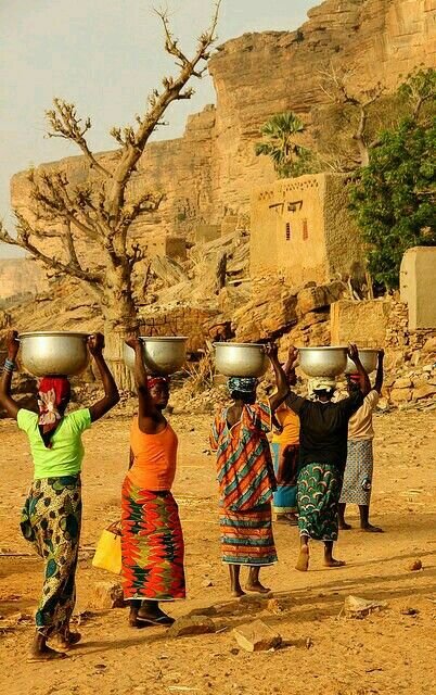 AminataSidibe_'s tweet photo. 🇲🇱❤️ Les Dogon sont l'un des visages les plus remarquables de la diversité culturelle du Mali.
Un patrimoine à connaître, respecter et transmettre. 📜
#Dogon #Mali #Culture #Patrimoine #223 https://t.co/odA6Cr7fYy