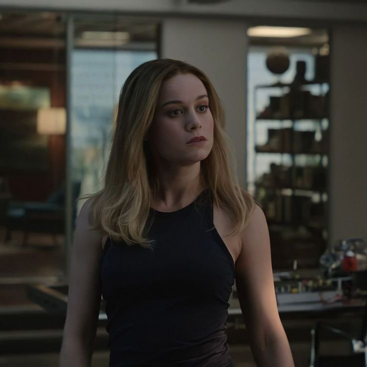 hiddlesreid's tweet photo. te amo carol danvers de regata https://t.co/sS3iiObEny