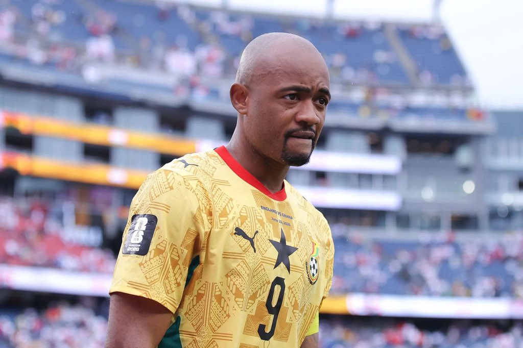 THEOCTOPUS_1's tweet photo. When we told Jordan Ayew to play well at the World Cup, he thought we didn’t like him. Now he’s a free agent and no team wants to sign him 😭 https://t.co/iyoV2uiSdS