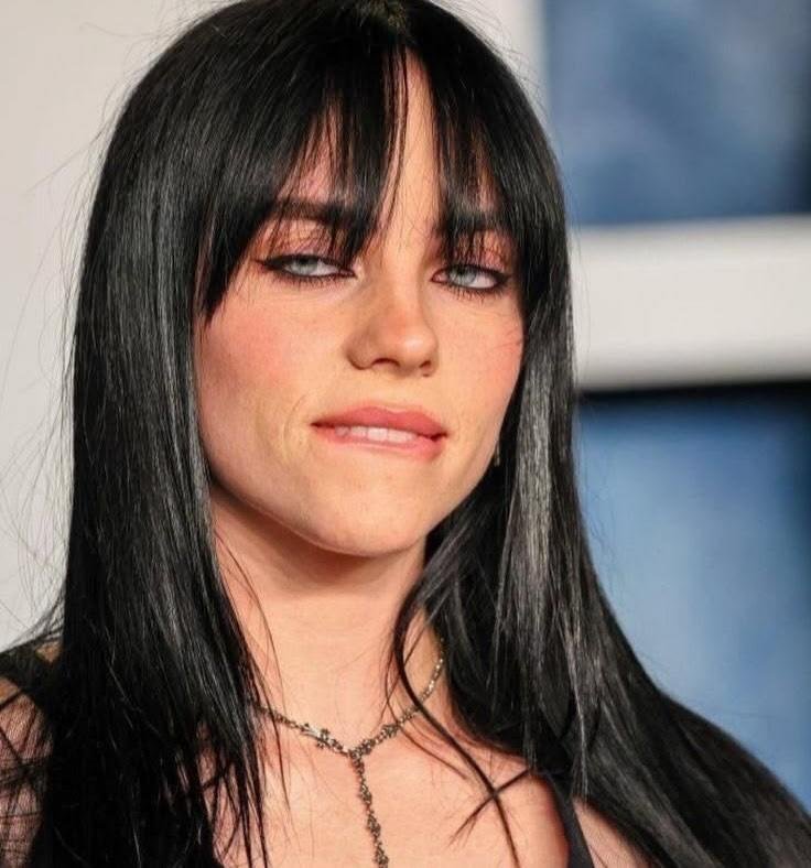 billielover01's tweet photo. i fell in love for billie's eyes 💞 https://t.co/GAqdiX8Tld