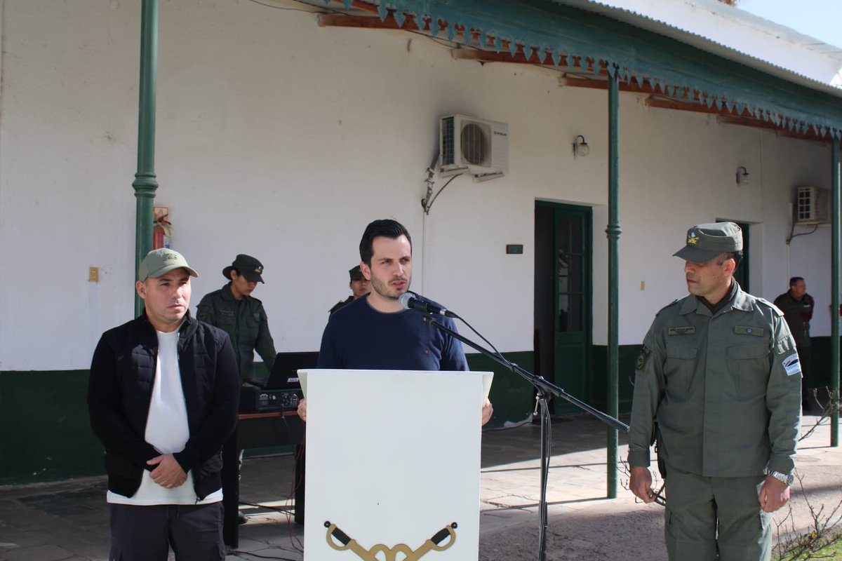 FerlautoMartin's tweet photo. Este fin de semana recorrí los Escuadrones de La Rioja, Chilecito, Tinogasta y San Fernando del Valle de Catamarca (GNA), además de las DUOF de ambas provincias (PFA). 

Presencia federal en el territorio, todos los días. https://t.co/v4Jjsqgg9e