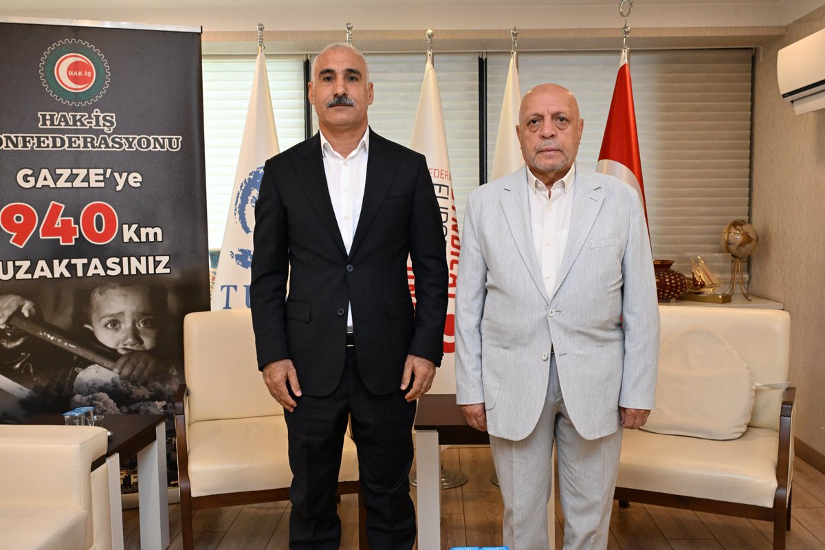 Seydi_eyyupoglu's tweet photo. Hak-İş Şanlıurfa İl Başkanımız Seydi Eyyüpoğlu, Genel Başkanımız Sayın Mahmut Arslan’ı ziyaret etti.

İlimizde #yaptığımız ve yapmayı #planladığımız çalışmaları istişare ettik.

Nazik kabullerinden dolayı Genel Başkanımıza teşekkür ediyoruz.

@Hakis @HizmetIsSendika #Hizmetİş https://t.co/FJt1orGxlH