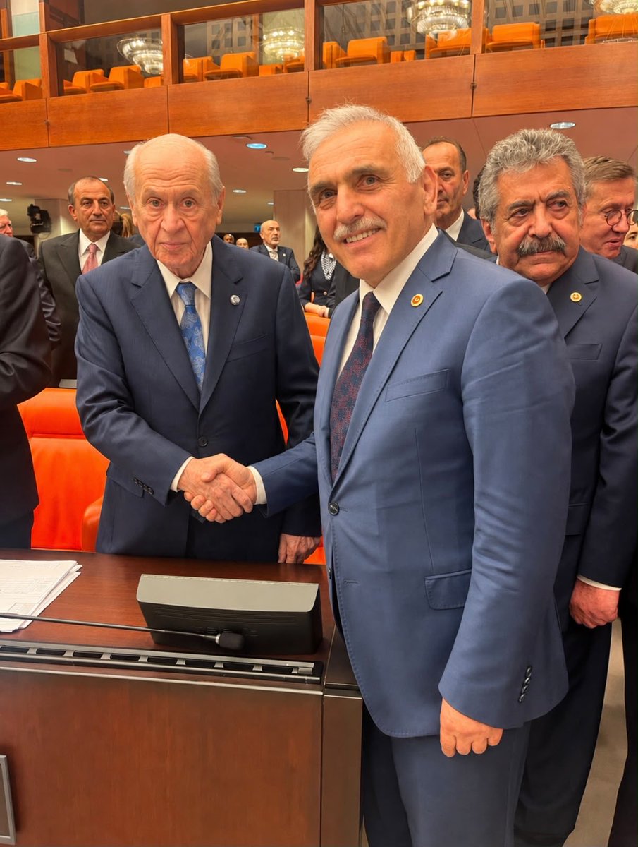 aliinci_54's tweet photo. Cumhurbaşkanımız Sayın Recep Tayyip Erdoğan’ın liderliğinde, Terörsüz Türkiye hedefi doğrultusunda yürütülen süreçte, Milliyetçi Hareket Partisi Genel Başkanı Sayın Devlet Bahçeli’nin ortaya koyduğu kararlı duruş ve devlet adamlığı, milletimizin birliği ve ülkemizin geleceği adına büyük önem taşımaktadır.

Türkiye’nin huzuru, devletimizin bekası ve aziz milletimizin kardeşliği için ortaya konulan bu güçlü irade, yarınlara daha güvenle bakmamızı sağlamaktadır.

Terörden arınmış, birlik ve beraberliğini perçinlemiş büyük ve güçlü Türkiye idealine emin adımlarla yürürken, ortak hedefimiz; çocuklarımıza daha huzurlu, daha güvenli bir ülke bırakmaktır.

Rabbim, devletimize güç, milletimize birlik ve beraberlik nasip etsin. 🇹🇷 

@dbdevletbahceli