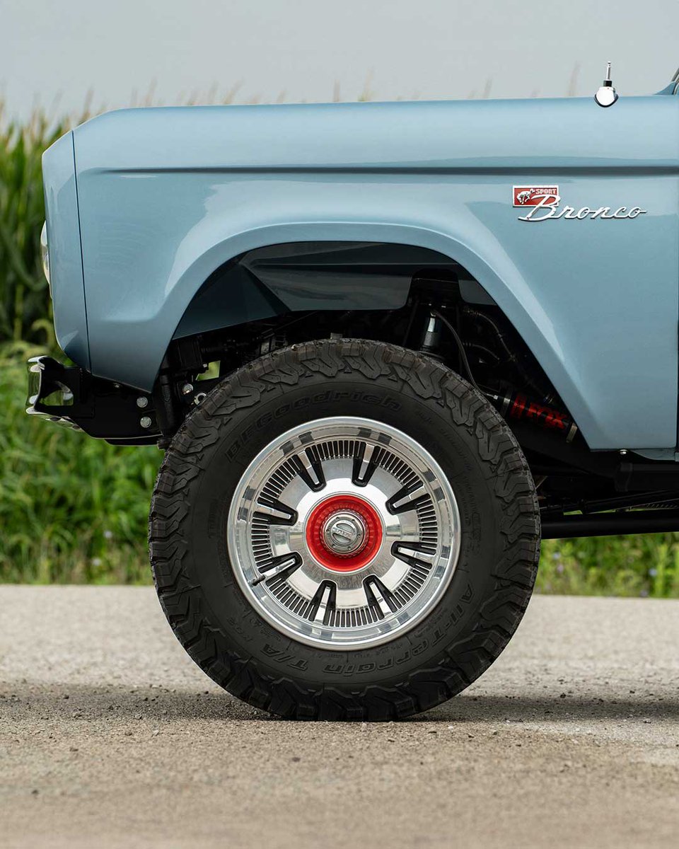 GatewayBronco's tweet photo. Family hauler, but make it iconic.
A rare 4-door Gateway Bronco with classic style, Coyote V8 power, and room for the whole crew.
Available now.
Call or text 314.302.6988 or email sales@gatewaybronco.com.
#gatewaybronco #dreamstodriveways #classicbronco #fordbronco https://t.co/9VcrTaCWgx
