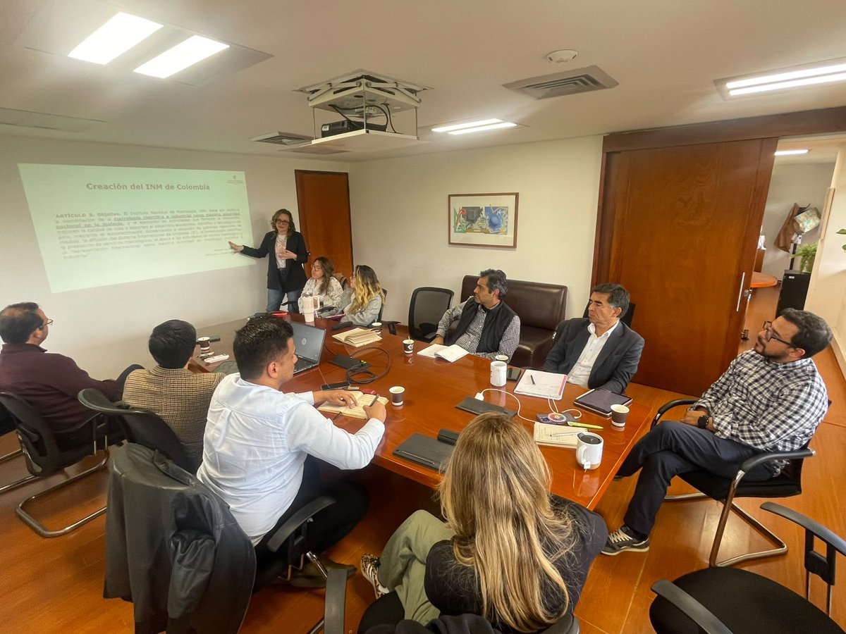 INMdeColombia's tweet photo. Avanzamos con @F_UAMERICA y @DNP_Colombia en la agenda #MIDICI donde identificamos acciones para fortalecer la internacionalización y #DiplomaciaCientífica del #INMdeColombia, la institucionalidad de la #ConvencióndelMetro y la #IC al servicio del desarrollo productivo del país https://t.co/p8YmBa9Qyf