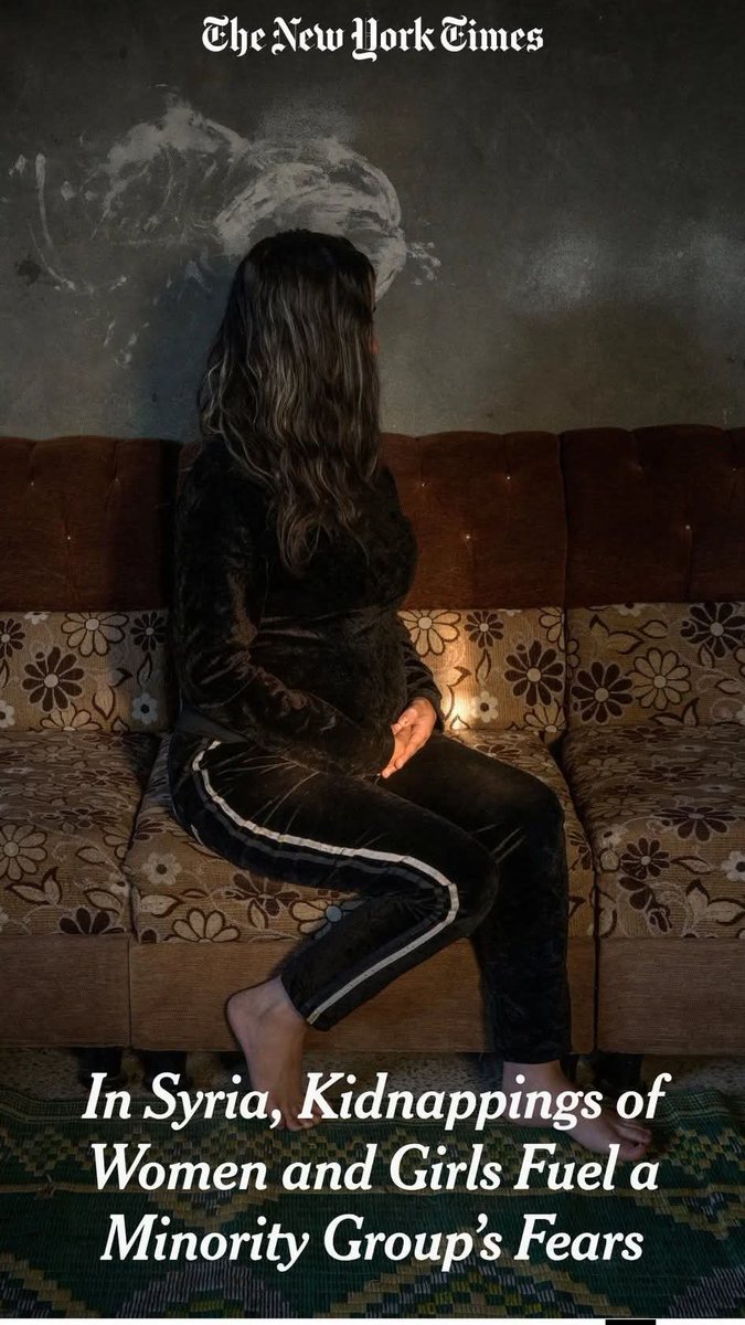 Silent8y's tweet photo. هنا قضيتي، وهنا صوتي، ومن هنا رؤيتي للعالم.
لا أبحث عن قضية أستعيرها، ولا عن موقف أرتديه.
قضيتي أعرفها، وأفكاري تنطلق منها؛
أما التخلي عنها لنتبنّى سواها، فخيانة للذات قبل أن تكون خيانة لهم. https://t.co/wyzwzu4jOh
