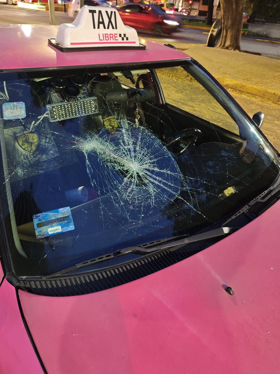 amt_diceint's tweet photo. El incidente es en la calle de Arneses frente al número 175 de la colonia progreso del sur, cp 09810, el suceso fue a las 7:20pm, las placas son PDF 17 86 vehículo AL-02, al conductor se le descompuso la unidad tapando el paso, cuando le tocaron el agredió 
@TELMEXSoluciona https://t.co/zMmDz42lVs