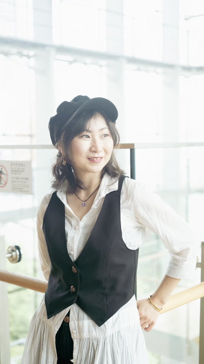 atelier_Mew_cat's tweet photo. これ4年前の8月のお写真だそうで…←

我ながら今とそんなに変わっていない気がしています笑

撮っていただいたものたちを見ていくと、
わたしは基本的にカメラ目線じゃない自分を好む傾向にあるようです笑
(最後だけがんばってこっち見てるやつ) https://t.co/btavxS3NTX