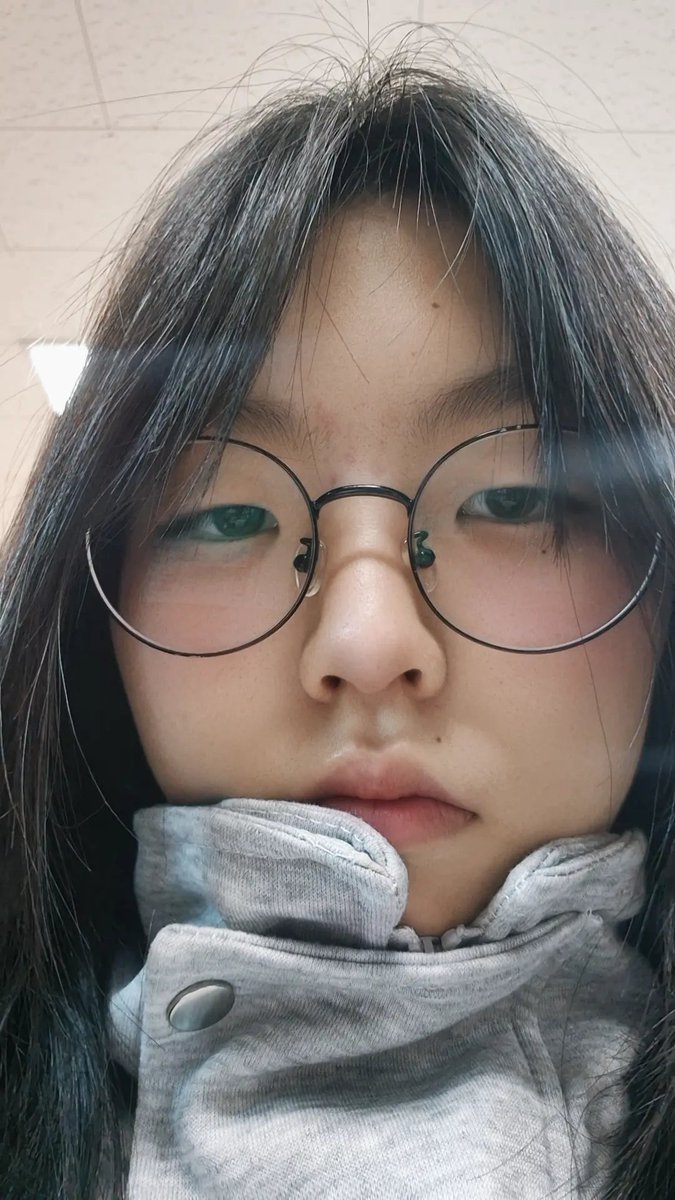 kmhrhp's tweet photo. 공부 (feat.좆교) https://t.co/DSu7eEasiy