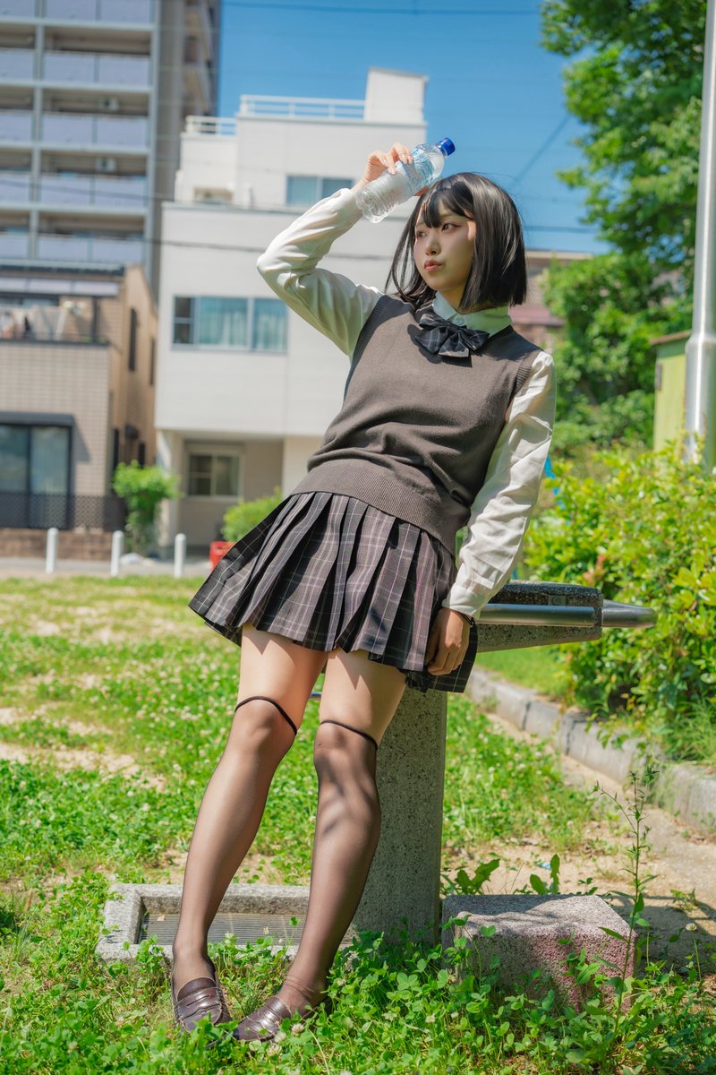 2ponlove's tweet photo. しゃがむとスゴい？気になるあの子🔅
#C108新刊  #C108 https://t.co/iaqIECE4V6