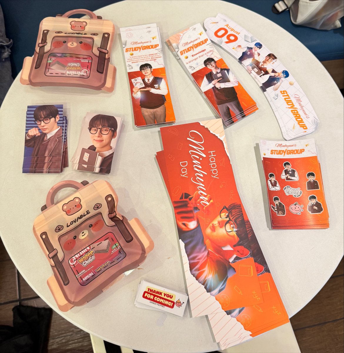 minhyunsbride's tweet photo. keeping the tradition alive, we celebrated minhyun’s birthday with a cupsleeve event with fellow filo hwangdos! #StudyWithMinhyun 

we had study group concept this time, since we’re all waiting for gamin’s comeback! 📚✨ @hwangdo_ph 

#HWANGMINHYUN #황민현 #HAPPY_MINHYUN_DAY https://t.co/wAsWDlm3nn
